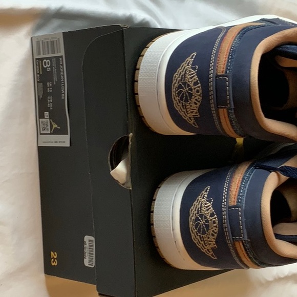 Nike Air Jordan 1 Low SE. NWOT size 8.5 - Picture 4 of 16